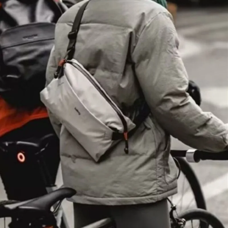 

Trendy brand new lightweight chest bag, outdoor shoulder bag, casual unisex crossbody bag, high-end crossbody bag