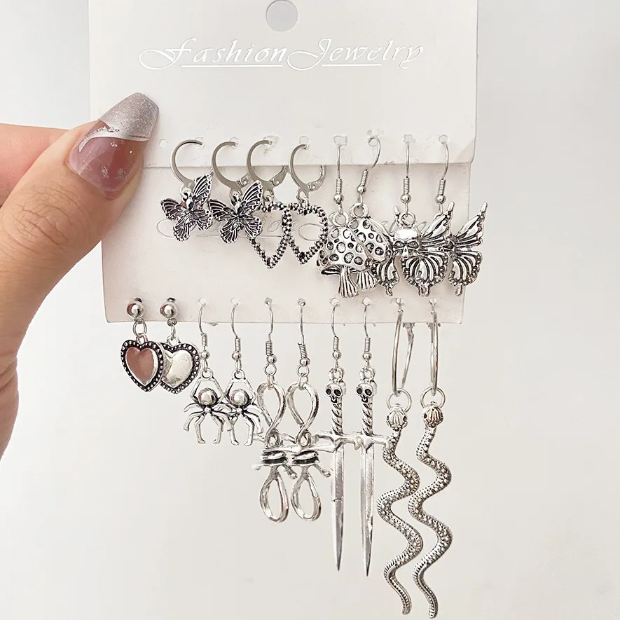 Creative and exaggerated earrings from Europe and America; snake dagger; spider; heart; butterfly.
