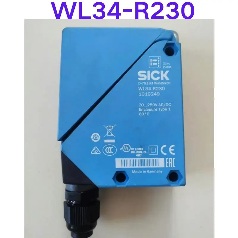 Brand-new  WL34-R230 photoelectric sensor, no outer packaging