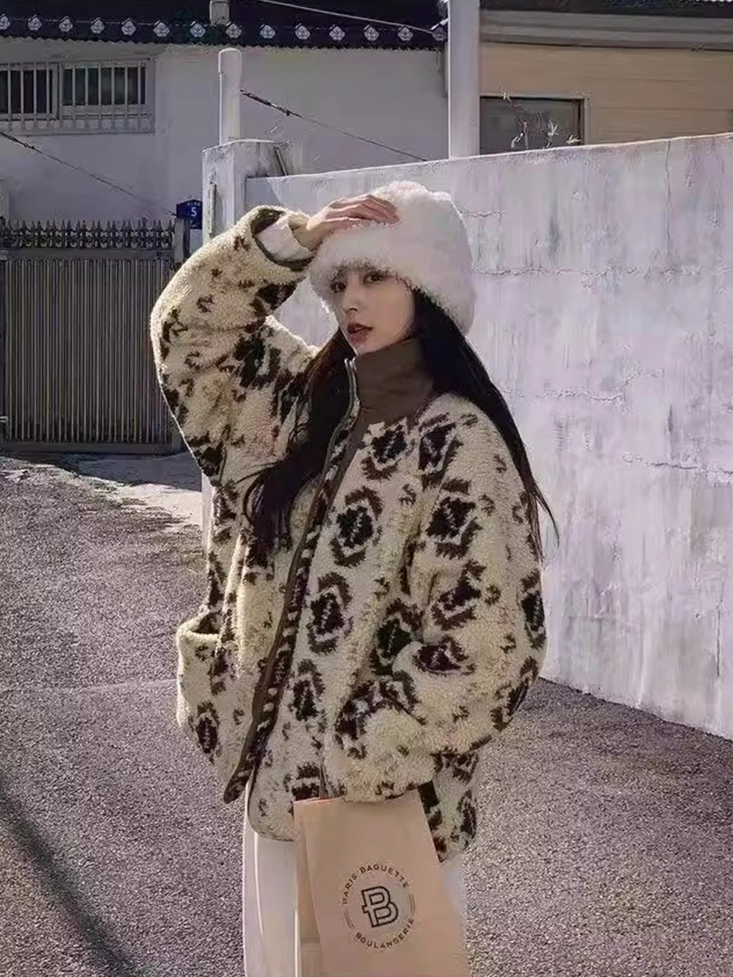 

Цветной воротник в стиле ретро с цветочной вышивкой, мех ягненка, женская зимняя новинка, универсальная хлопковая одежда Long Sve