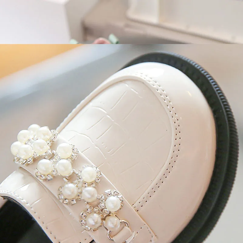 Spring and Autumn Childrens Leather Shoes Korean Fashion Kids Pearl Princess Shoes Girl Soft Sole School Casual Leather Shoes