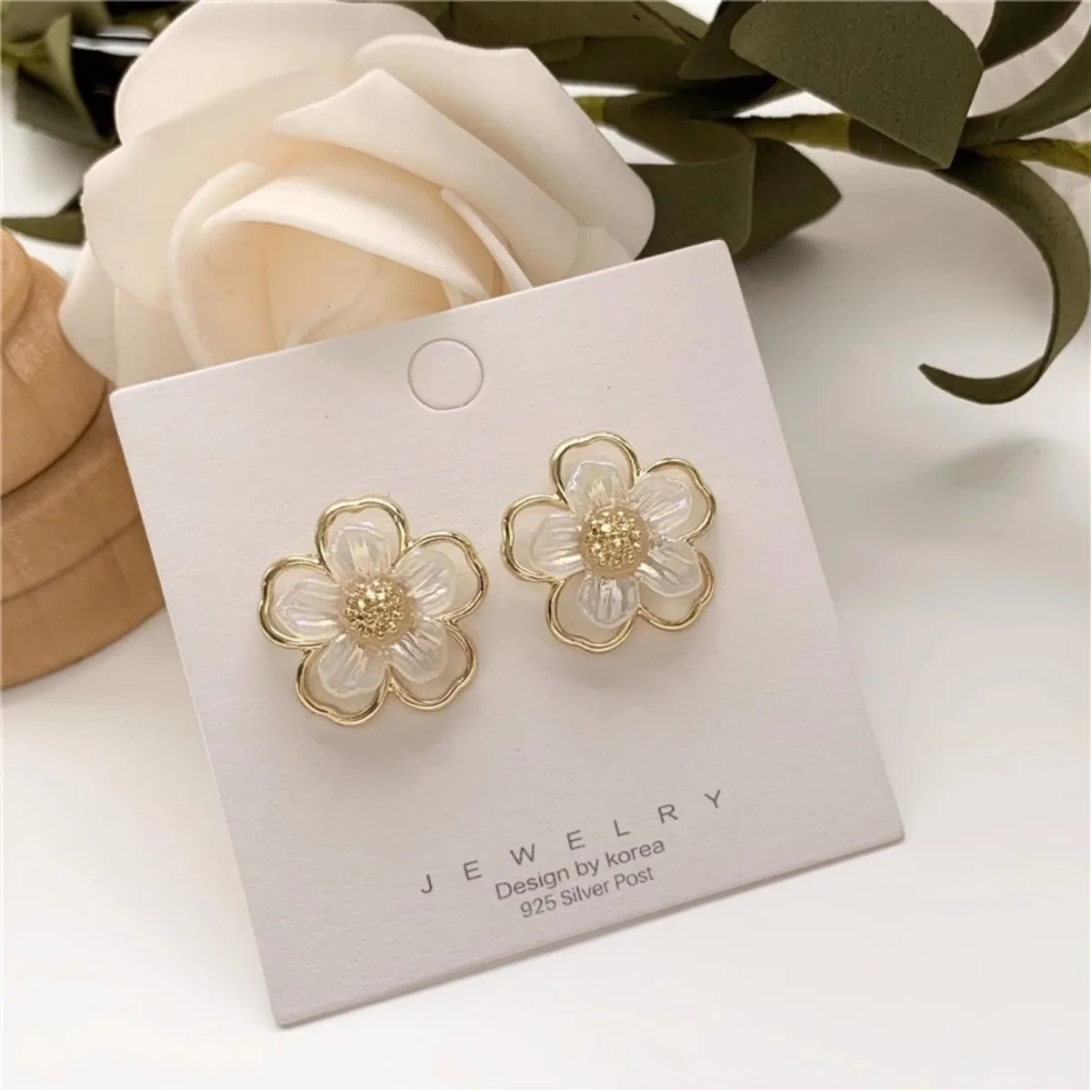 translucent flower stud earrings gold plated minimalist elegant trendy lightweight fashion jewelry for women