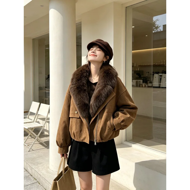 QICHE 2026 Women Short Goose Down Jacket, Suede Fabric Detachable Faux Fox Fur Collar Korean Style Fashion Puffer Coat