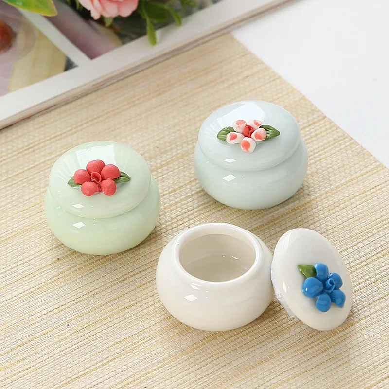

Ceramic flower lipstick jar, rouge box, ceramic jar, mini bottle, small portable makeup sub-pack, cream box, balm jar.