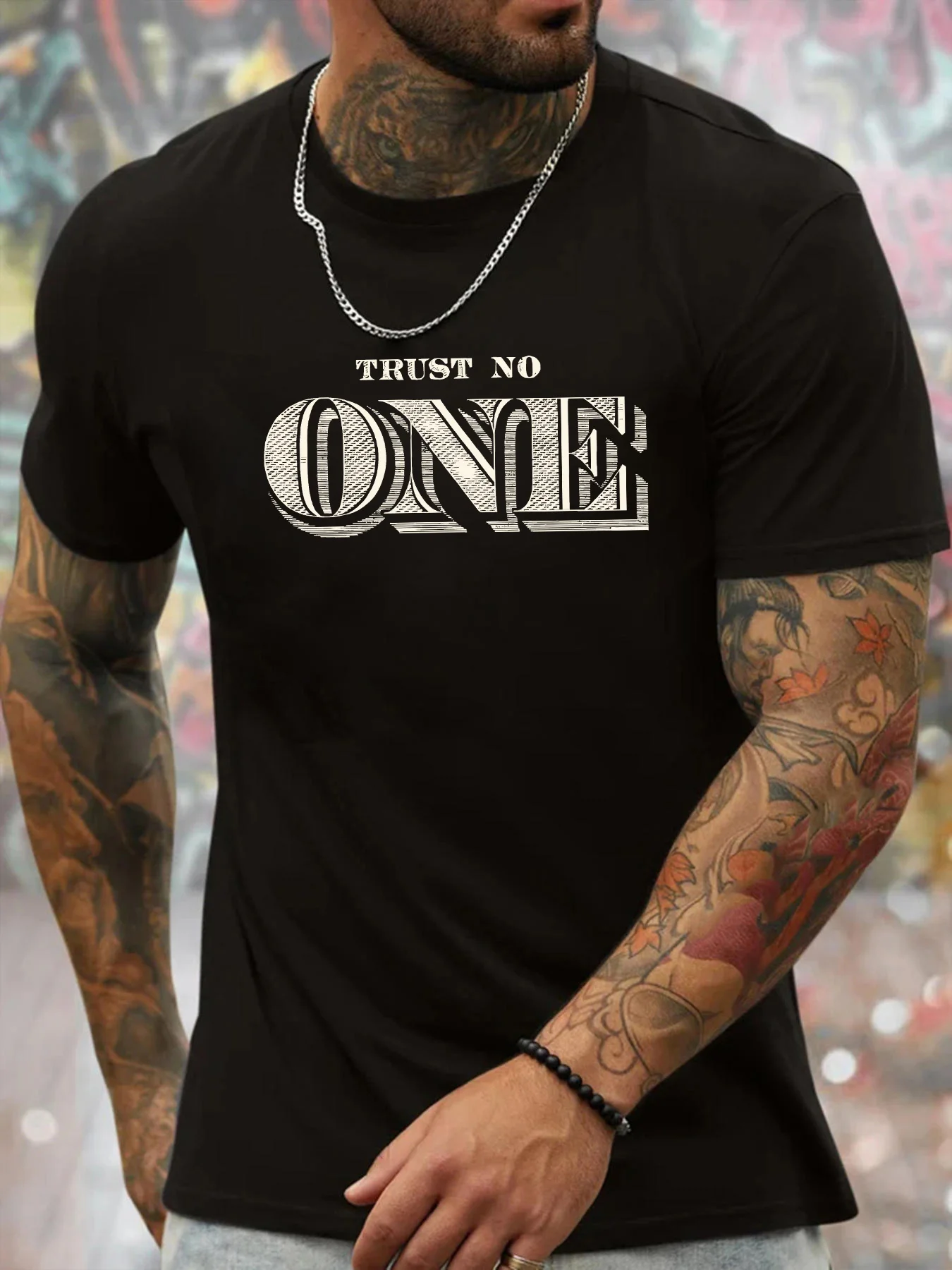

TRUST NO ONE Print Short Sleeve T-Shirt For Men Summer Casual Athletic Crew Neck Top For Daily Wear