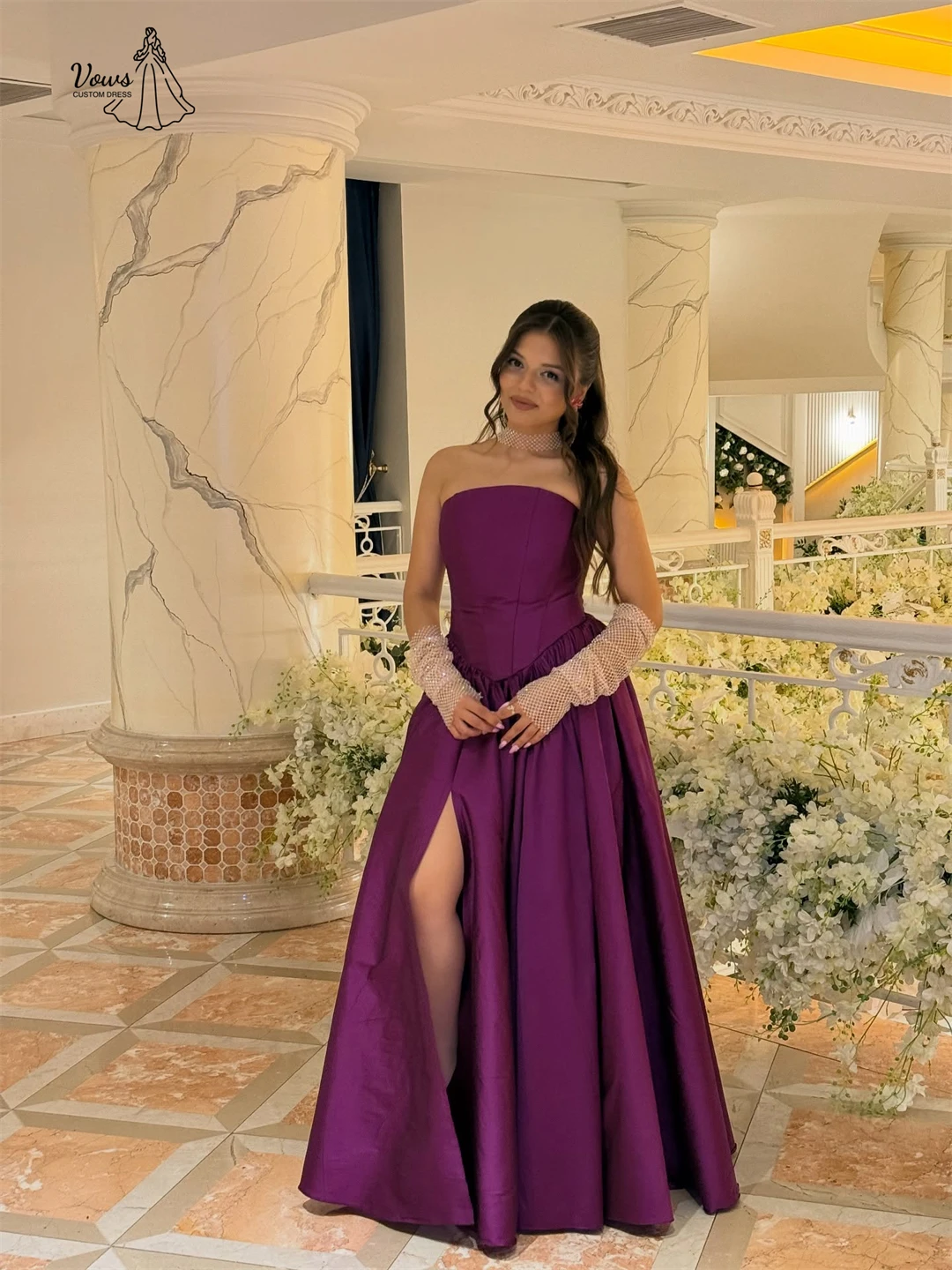 ชุดราตรีออกงานหรูหราแบบเปิดไหล่  ร้านขายชุดราตรีสวยงาม  ชุดออกงานกลางคืน  ชุดหรูหราสั่งตัดได้  ชุดบอลกาวน์ผ่าข้าง  คอลเลคชั่น 2025