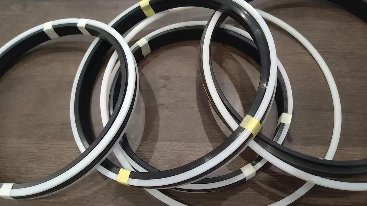 Manufacturer's spot piston oil seal, clamp cloth combination seal, pump truck rotary drilling rig seal ZP