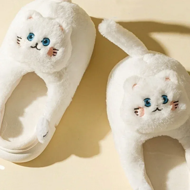 ผู้หญิงรองเท้าแตะแมวการ์ตูน Furry น่ารักรองเท้าแตะผ้าฝ้ายฤดูหนาวใหม่ Soft Sole หนาคู่ Plush คอสเพลย์รองเท้า 2025