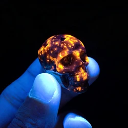 35MM Natural Yooperlite Skull Statue Crystal Flame Stone Gemstone Reiki Healing Figurine Home Decoration Collection Gift