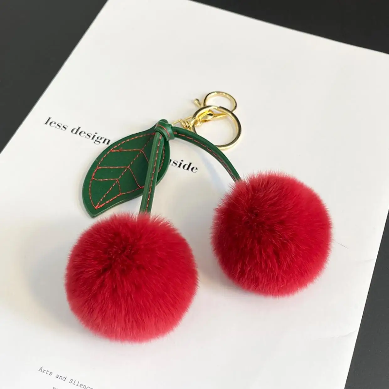 Lindo llavero de cereza de peluche, llavero creativo para coche, bolso de cereza esponjoso, llavero suave, accesorio, regalo Ideal para amigos y familiares