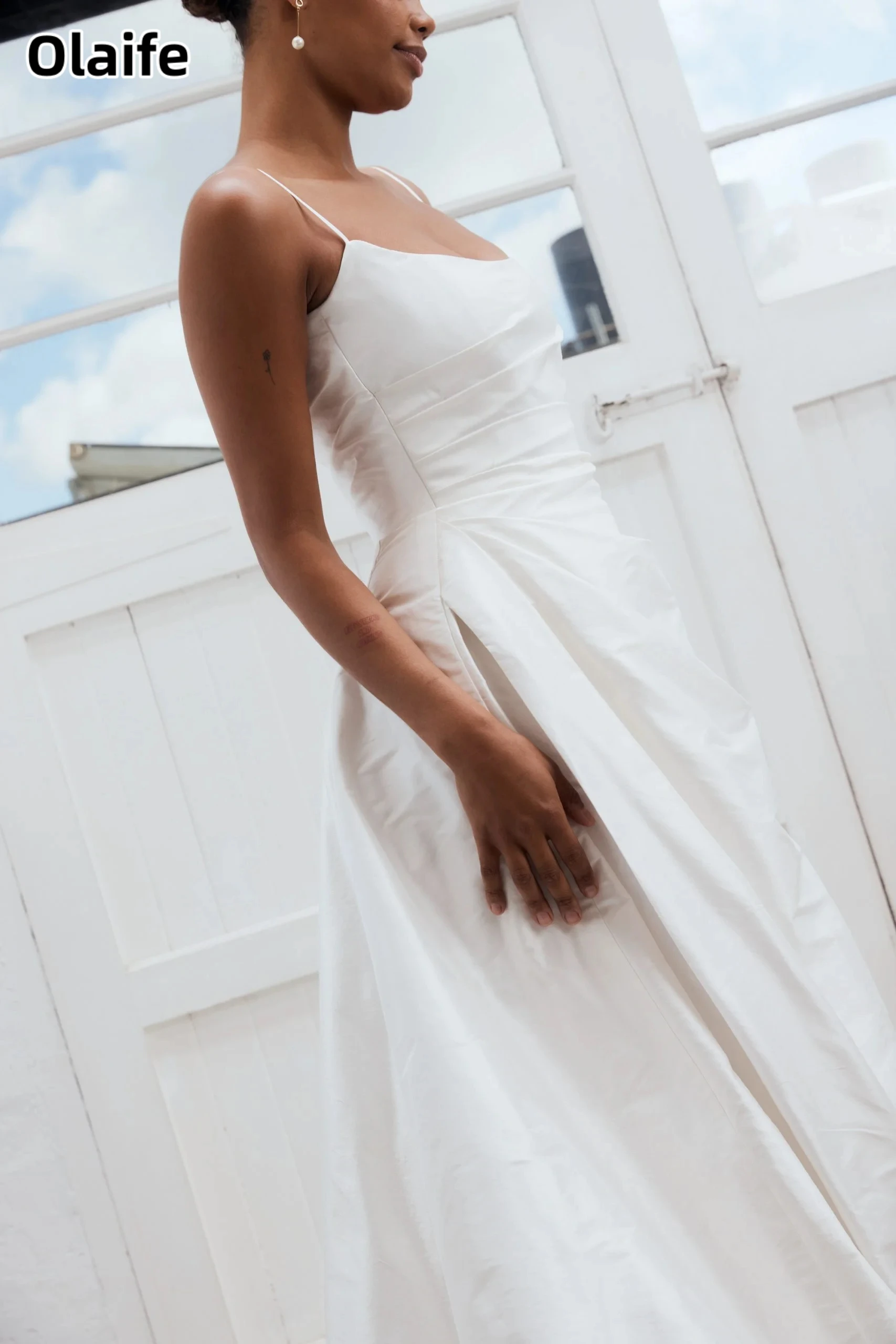 Olaife Charming Spaghetti Straps Satin Sleeveless Sweep A-line Wedding dresses With Detachable Train Bridal Grown