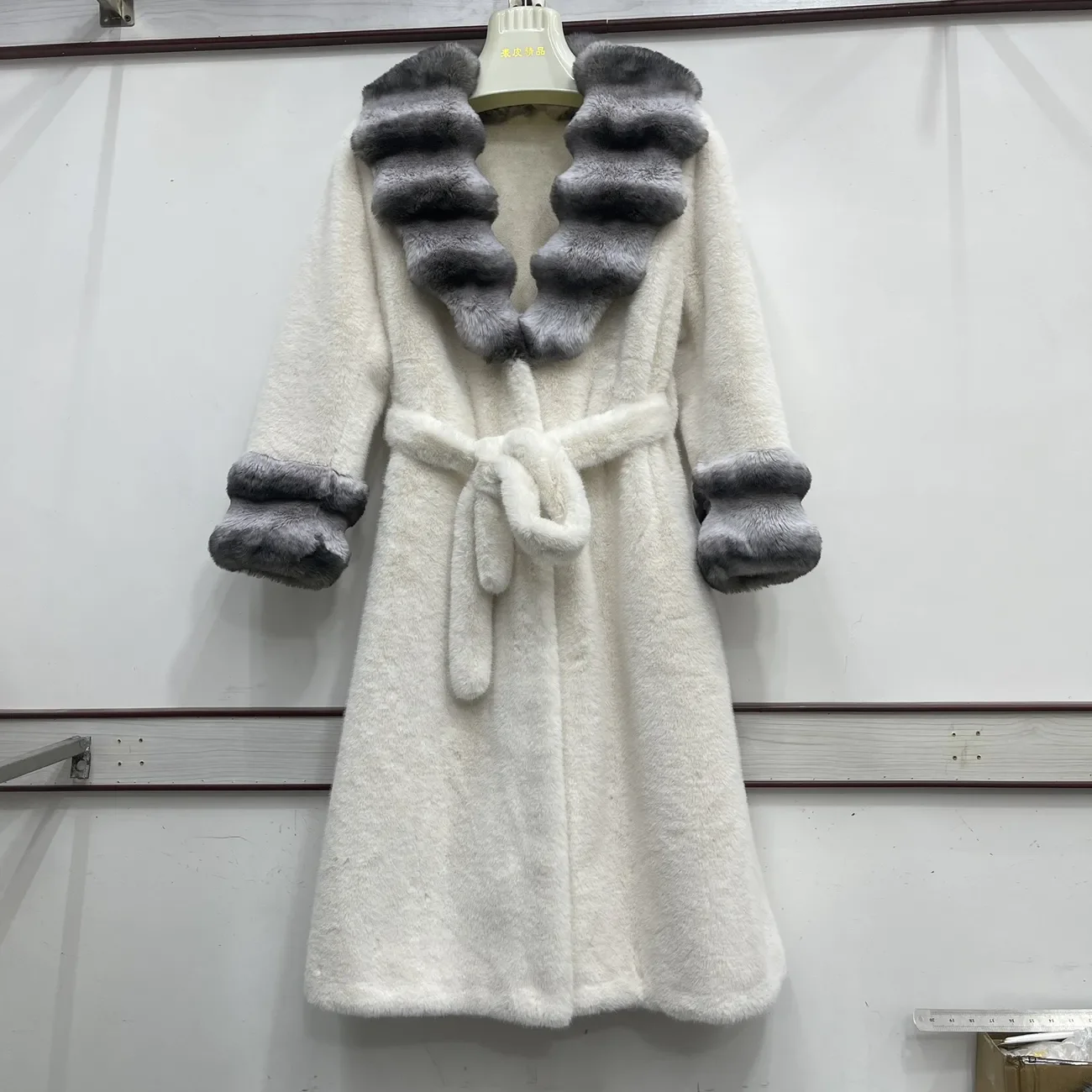

Winter New Faux Fur One-Piece Environmental Jacket Women Overcoat Loose Chic Long Imitation Mink Fur Coat Thick Warm Parka Coat