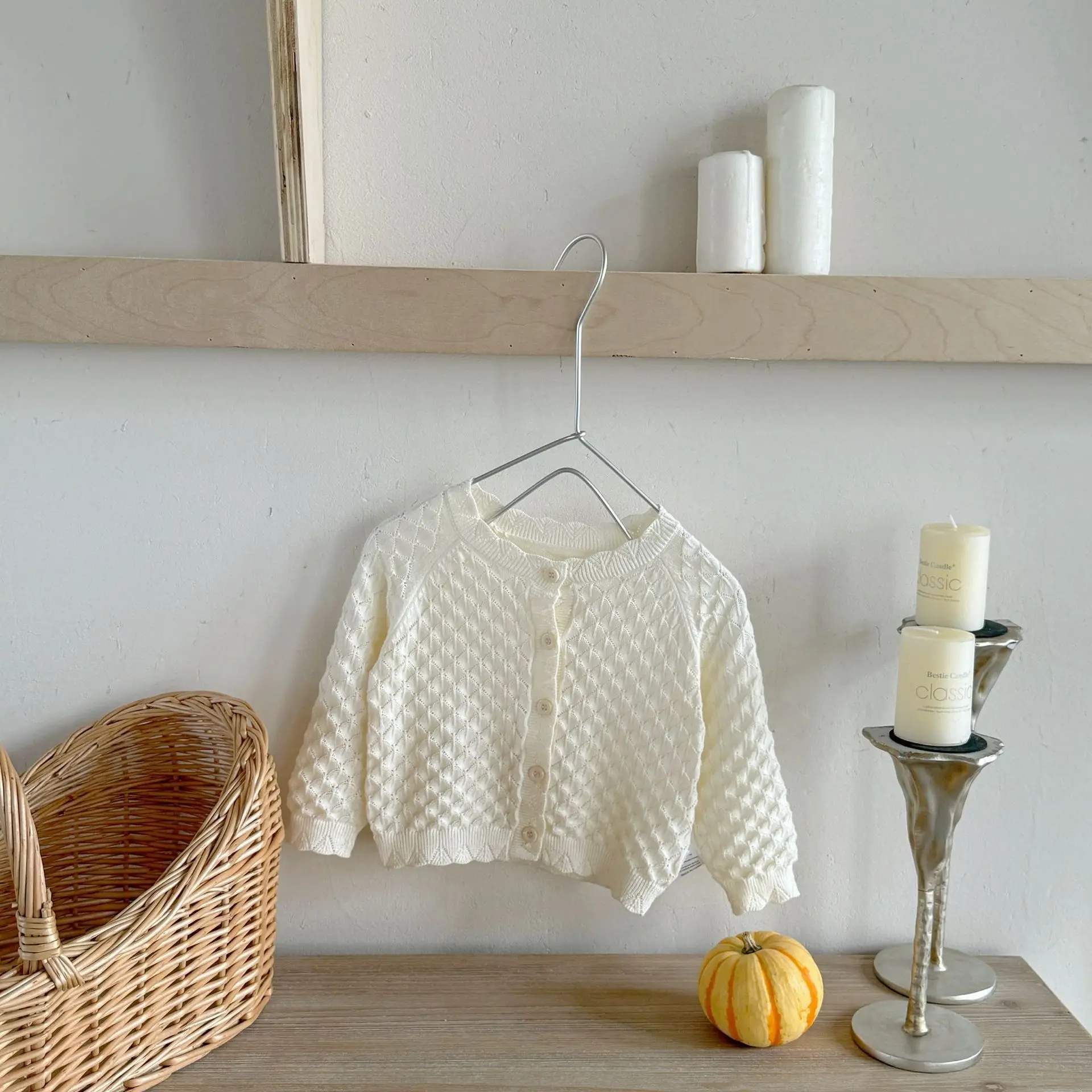 New autumn and winter knitted cardigan for baby girls, long sleeved jacket with engraved patterns