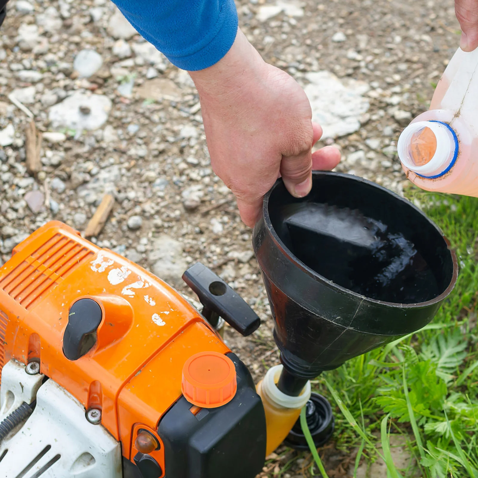 

2Pcs Engine Gas Caps Rubber Gasket Universal Replacement Fuel Caps Lawn Mower Garden Equipment Durable Leak Proof