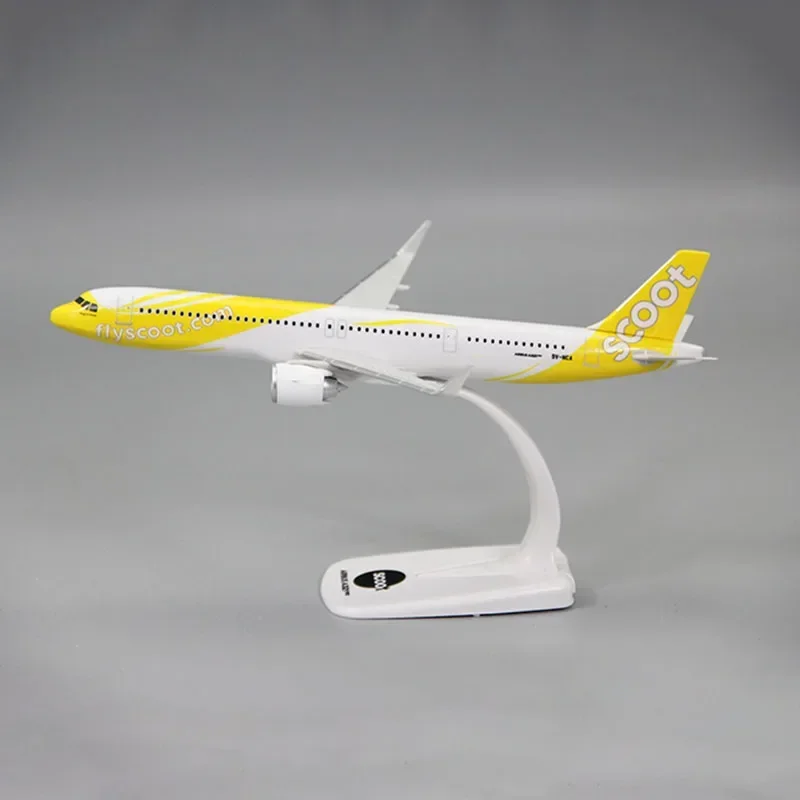 2024 1:200 Scale A321NEO SCOOT Airlines Collectible ABS Plastic Airplane Model Toy Perfect for Aviation Enthusiasts & Kids Alike