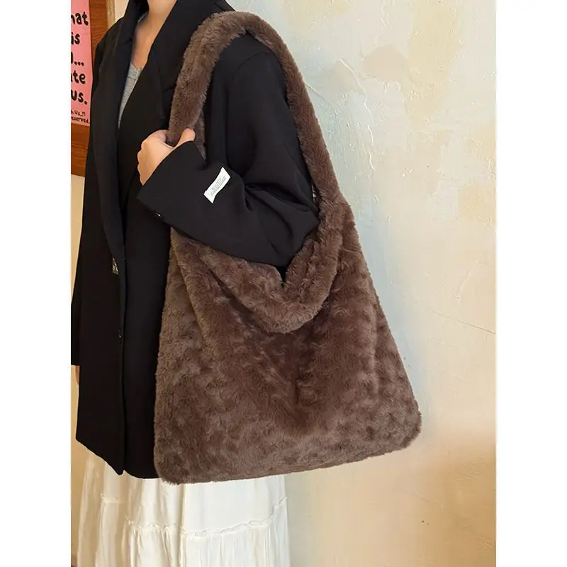 

Fashion Large-capacity Commuter Bucket Bag Women's 2026 New Autumn and Winter Tote Bag Shoulder Bag Lazy Oblique Bag