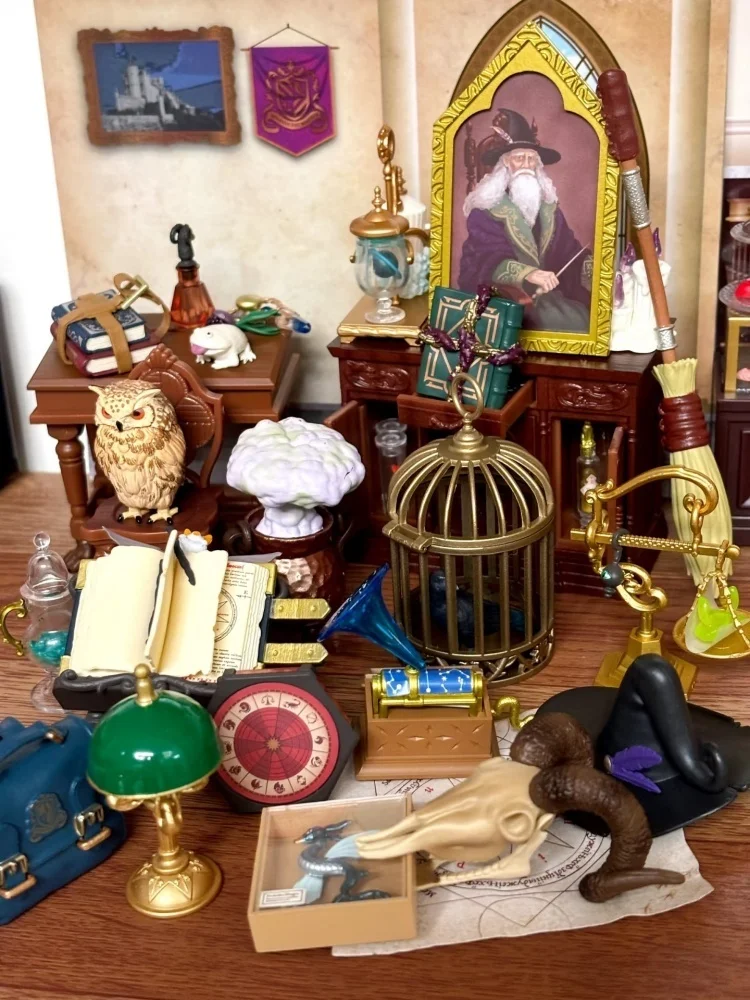 Re-ment One Day at Magic School Casa da gioco in miniatura Scatola cieca Modello da collezione Giocattolo in stock Regalo di Natale di compleanno