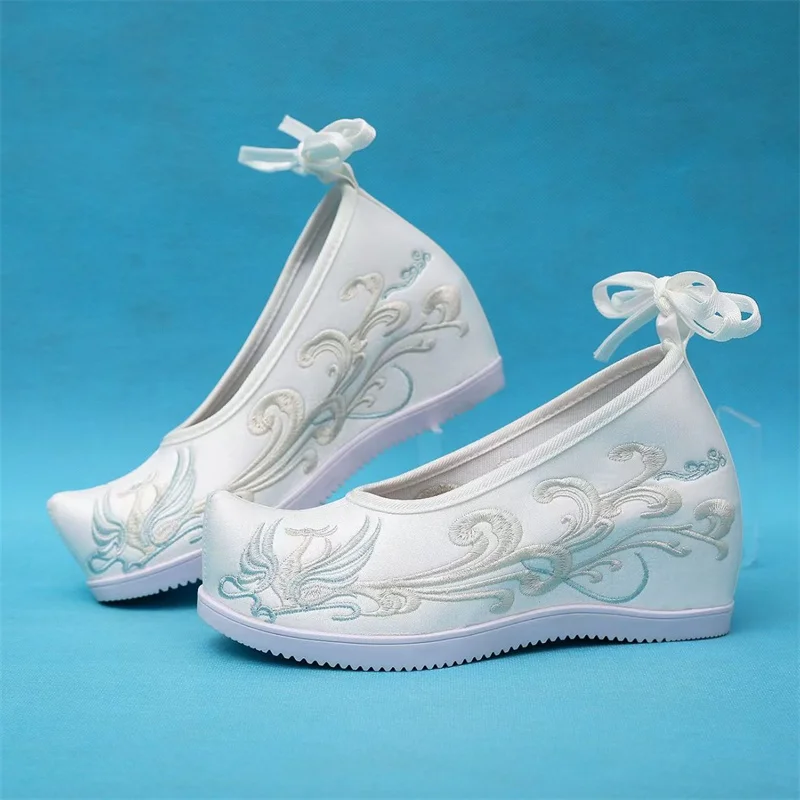 Embroiery Shoes for Women Fashion Casual Vintage Embroidery Ethnic Style Streetwear Chinese Style Harajuku Hanfu Comfortable