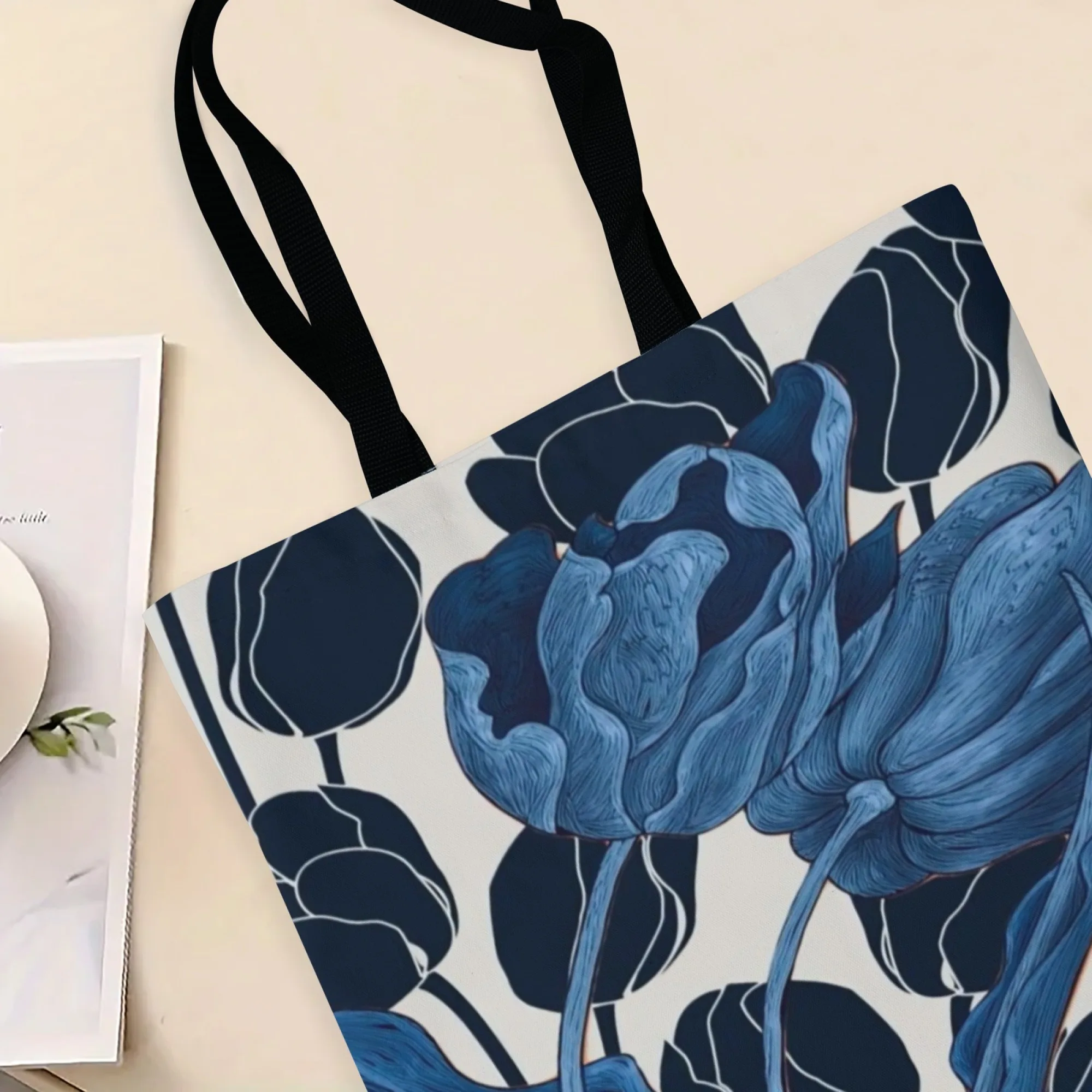 Sac fourre-tout élégant en toile d'art tulipe bleue pour femmes, sac à bandoulière artistique à fleurs, grande capacité, écologique, réutilisable, idéal pour les voyages artistiques