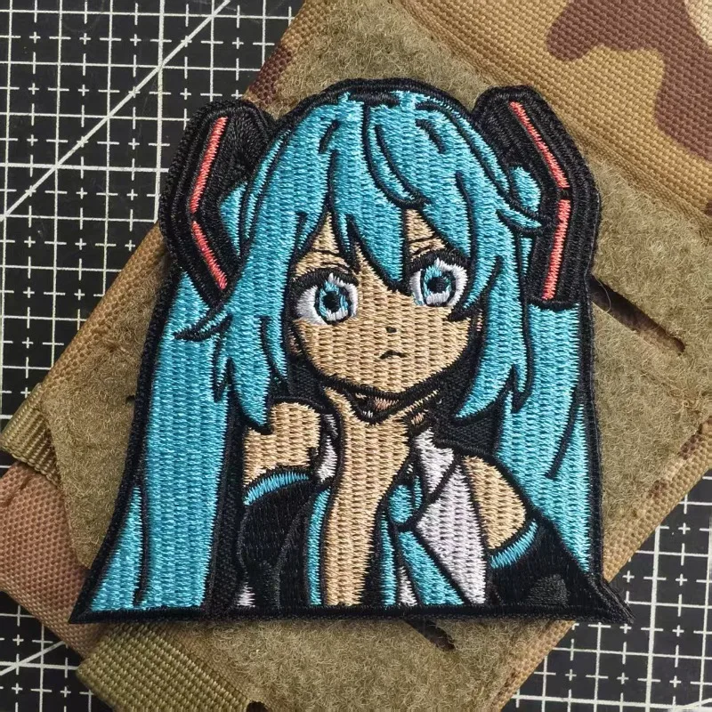 هاتسون ميكو ميكو ثنائي الأبعاد الرسوم المتحركة الإبداعية التطريز الفيلكرو شارة الكرتون على ظهره الديكور المعنويات شارة شارة #2