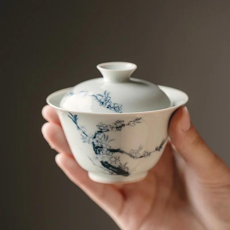 Chinese exquisite hand-painted blue and white cherry blossom Gaiwan Kung Fu tea set tea bowl modern exquisite crafts