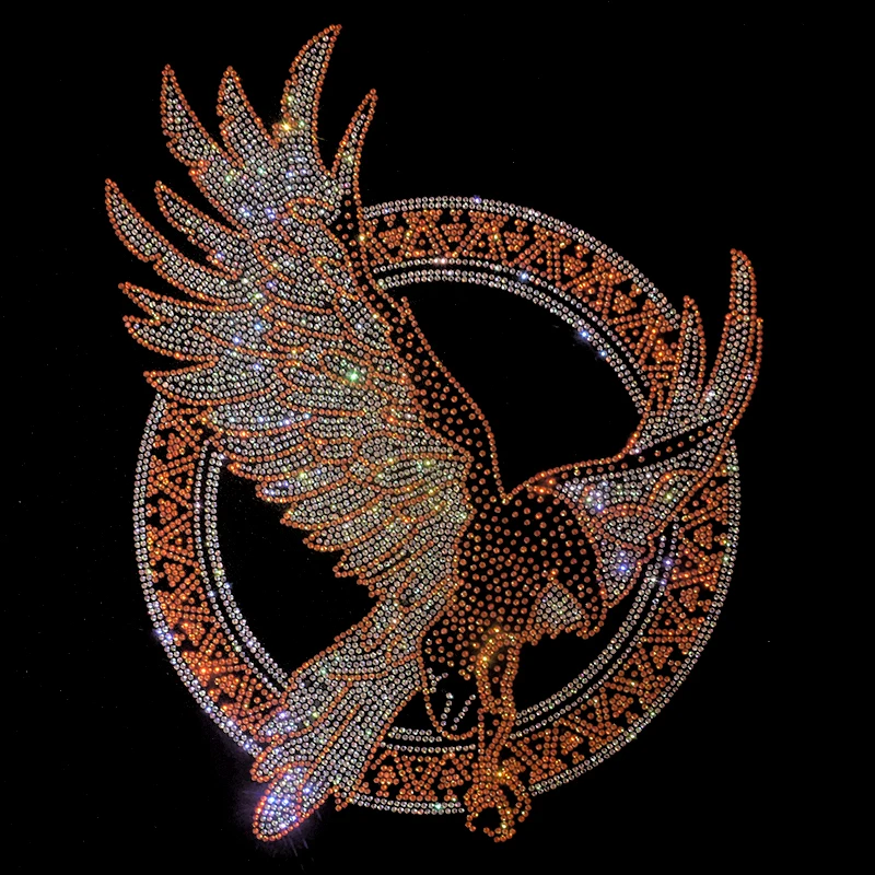 The shiny diamond patch and high-quality rhinestone eagle pattern are ironed on sweaters, coats and clothing accessories