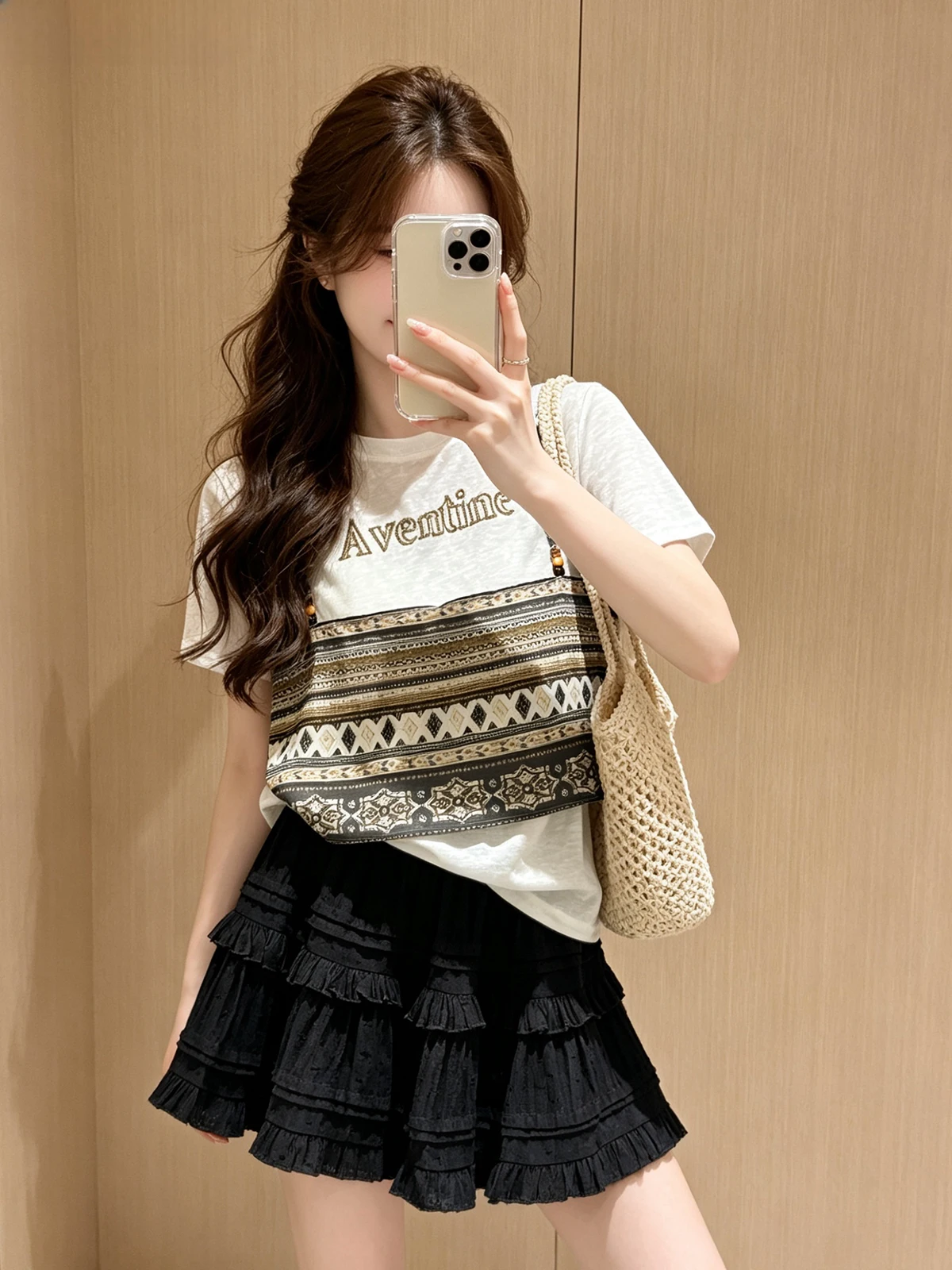 

White Printed Short Sleeve T-Shirt Women's Summer New Unique Beautiful Bohemian round Neck Shoulder Top Elegant Loose Fit