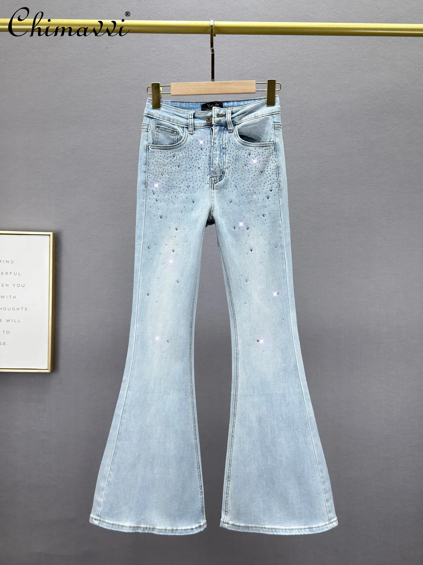 

Модные длинные джинсовые брюки женские 2026 Весна Новинка Эластичные с высокой талией Облегающие в европейском стиле с широкими штанинами и стразами