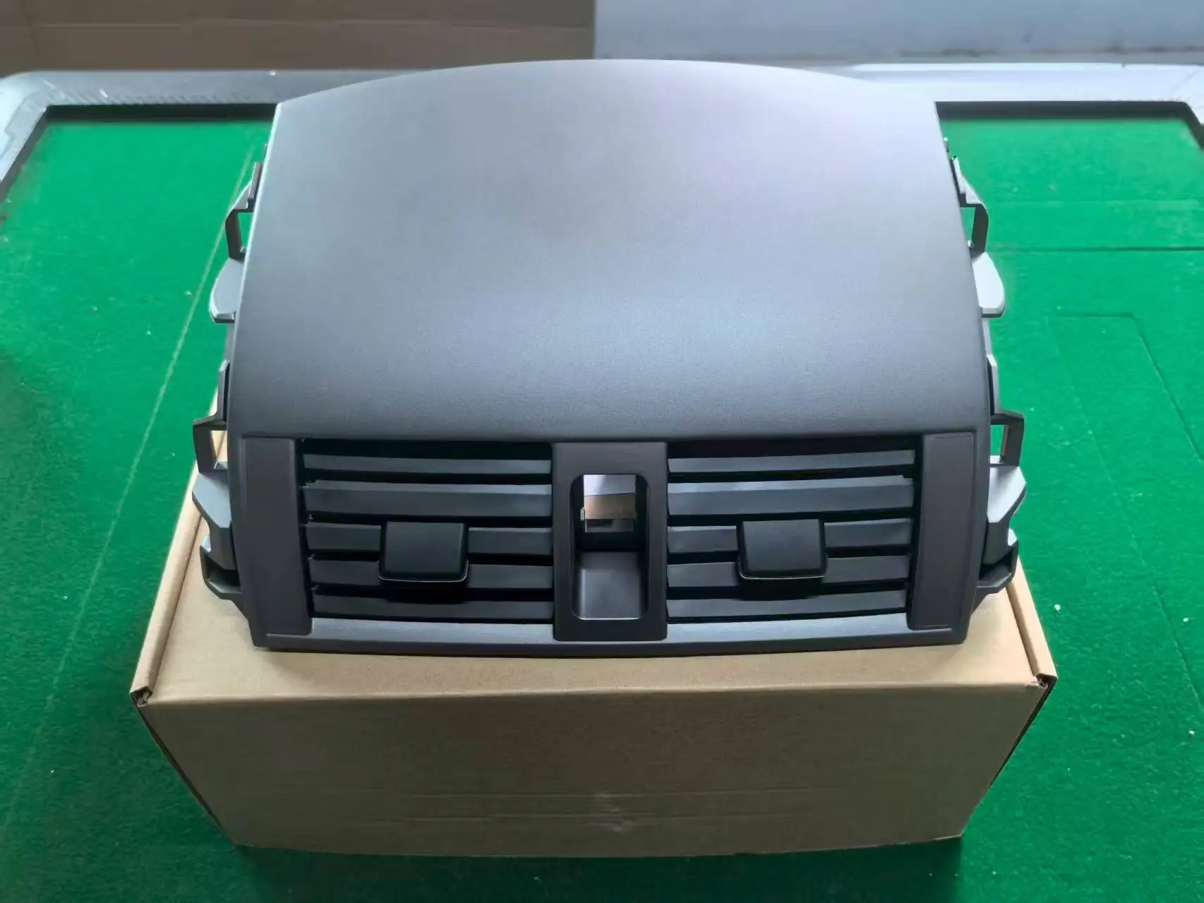

Крышка решетки приборной панели кондиционера для Toyota Corolla Altis 2008-2013 (W3Y6)