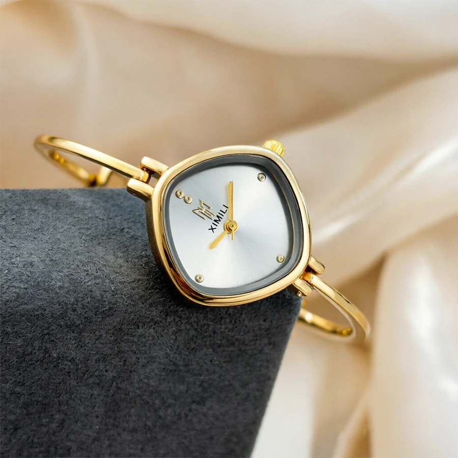 Minimalist Watch for Women - Diamond Dial Ultra-thin Curved Strap Wrist Watch