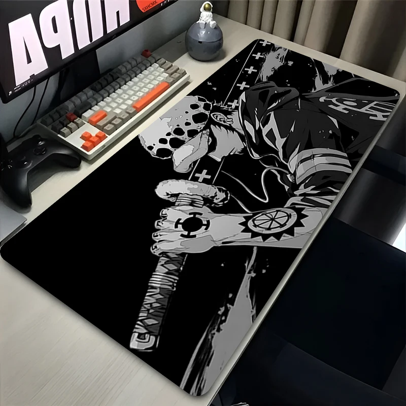 Mauspad Trafalgar Law Schwarz Gamer Gummi Tischunterlage Computer Tastaturunterlage XL Gaming Zubehör Teppich One Piece Mousepad