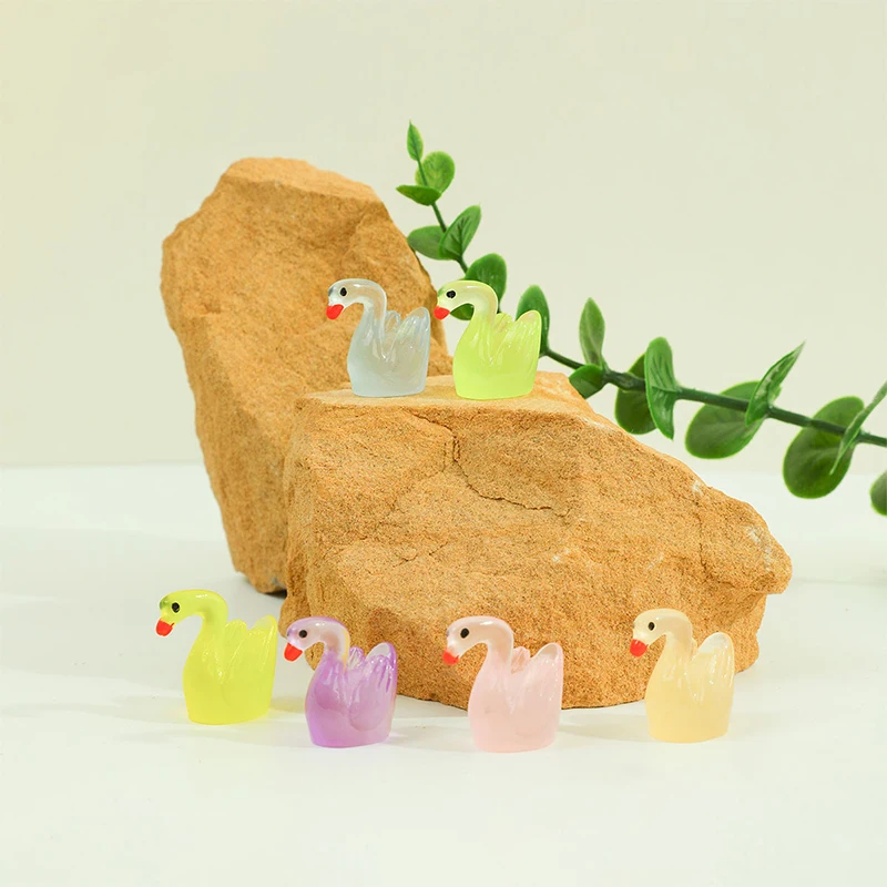 Mini figuritas de cisne brillantes de dibujos animados, accesorios de decoración de Interior de coche, regalos, lindos y creativos