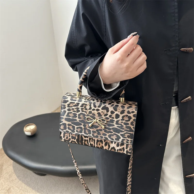 

Summer Leopard Horizontal Bag Niche Shoulder Purse for Women Vintage Evening Tote Fashion Crossbody Bag Chic Day-to-Night Bag​