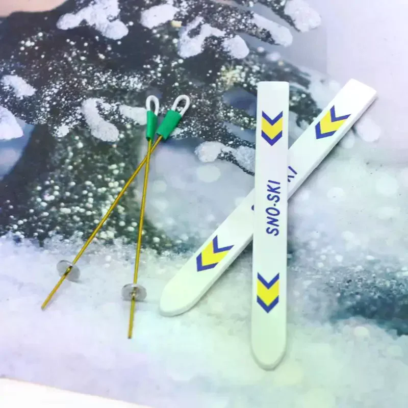 Planche de Ski Miniature en bois pour maison de poupée, 1 ensemble, décoration de scène de noël, accessoires de noël, jouets pour enfants, cadeau