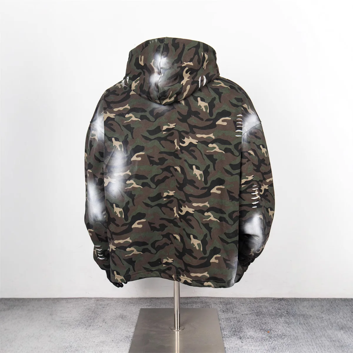 Thug Club 2026 New Camo Spray-Painted Ripped Patchwork Embroidered Fleece Hoodie Oversized Unisex Streetwear