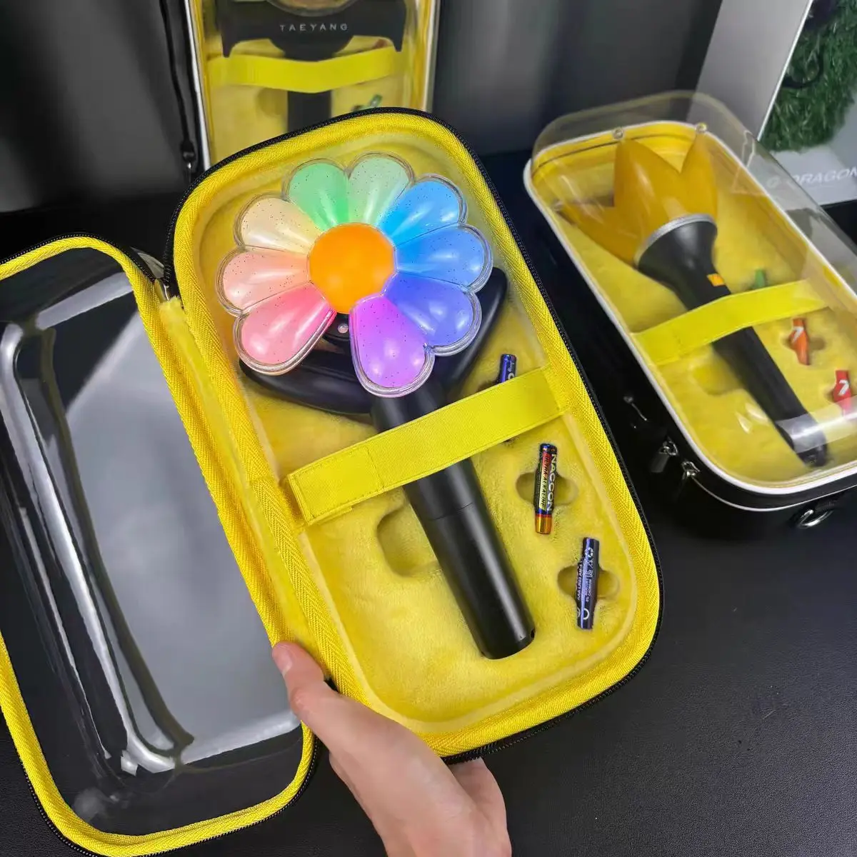 

Kpop Idol Bigbang GD Little Daisy Stick Crown Lamp Storage Bag Protection Box Concert Fluorescent Sticks G-Dragon VIP Fans Gifts
