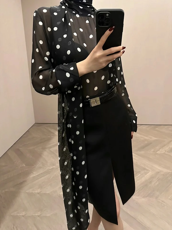 

Sexy Spotted High Collar Loose Semi-eer Long Sve Mid-Length Skirt Set with Side Slit for Women in Their 20s And 30s