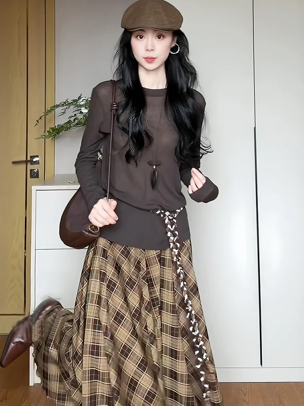 

Retro Style Long Sleeve round Neck T-Shirt High Waist Skirt Set Women's Early Autumn New Fashion Plaid Half-length Skirt