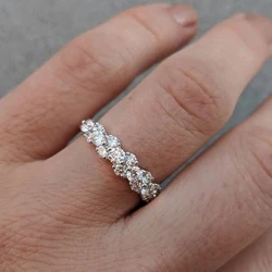 Huitan Exquisite Shiny Round Zirconia Finger Ring Female Delicate Graceful Jewelry for Engagement Elegant Lady Wedding Band Gift