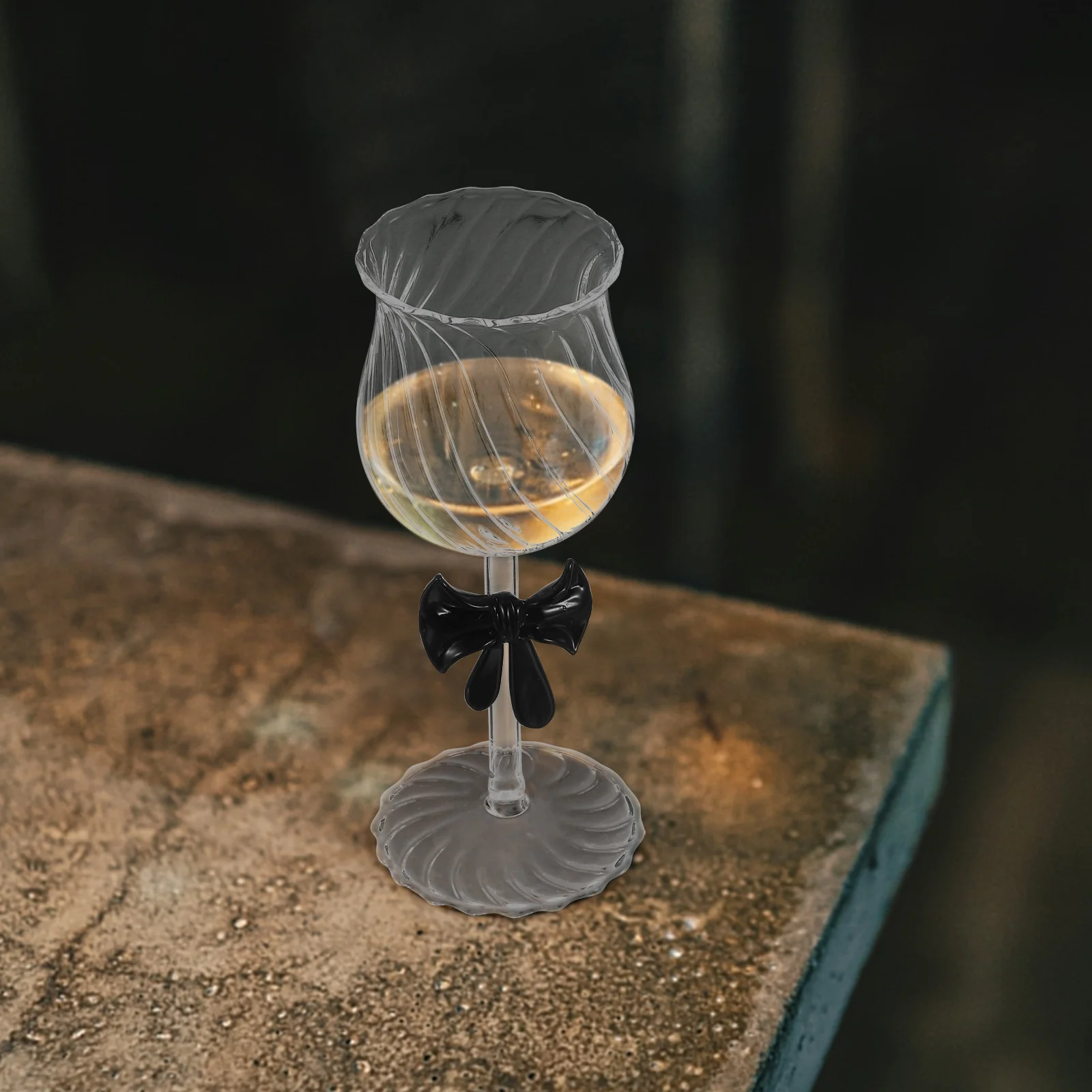 

Crystal Clear Bow Wine Glasses Set of 2 High-Quality Glassware for Special Occasions Romantic Dinners and Home Bar Decor