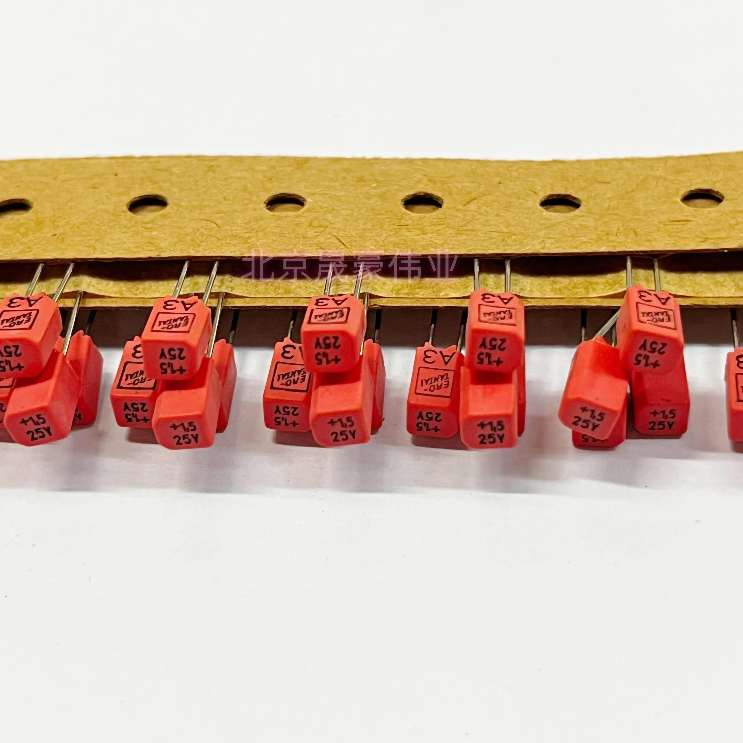 10pcs  25V155K  1.5UF/25V red square tantalum capacitor 25V1.5UF  direct insertion audio tantalum capacitor