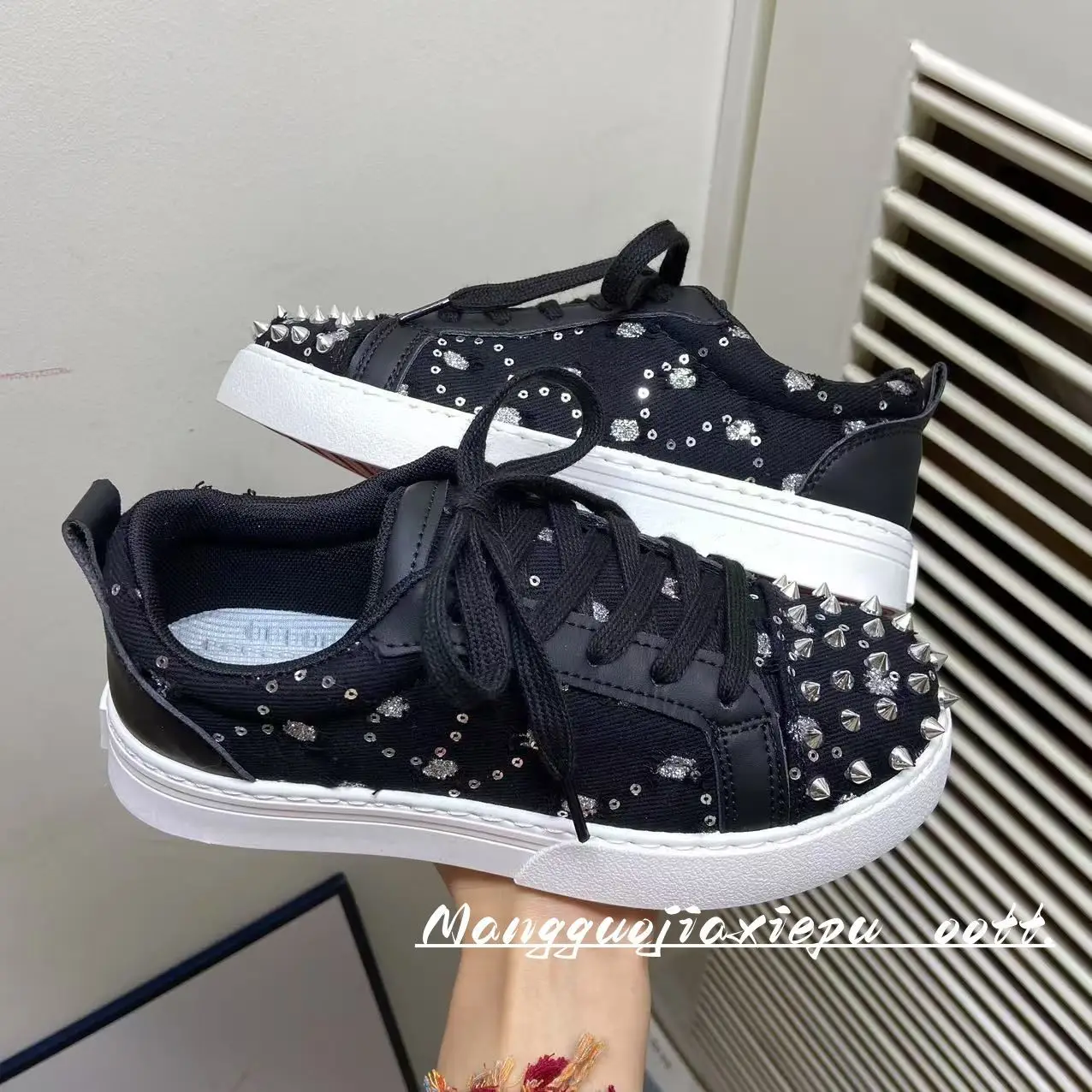 

2026 Rhinestone Rivet Leisure Flat Shoes for Men and Women High-end Brand Lace-up Shoes with Low Breathable Men's Casual Shoes