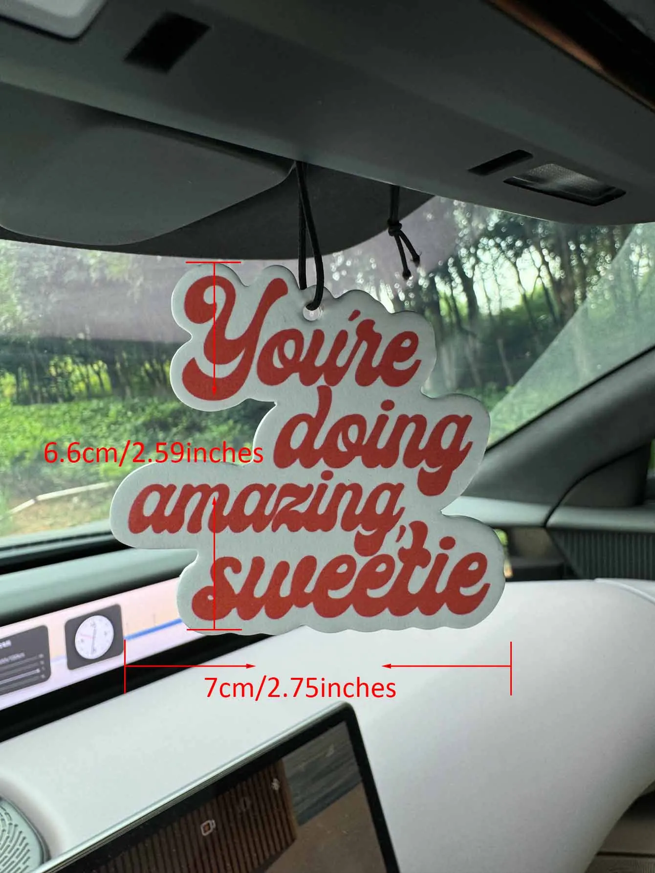 معطر هواء للسيارة من You'Re Doing Amazing، Sweetie Hilton (عطر الفندق). |     قلادة مرآة الرؤية الخلفية ومشبك تنفيس ثنائي الغرض |     أقراص الروائح المواد الطبيعية |     عطر يدوم طويلاً لمدة 90 يومًا |     غير كحولي |     لا تخاف من الشمس |     مصممة خصيصًا لإزالة الروائح الكريهة للسيارات وخزائن الملابس والحمامات. |     نمط الرسوم المتحركة الكرتونية |     للجنسين