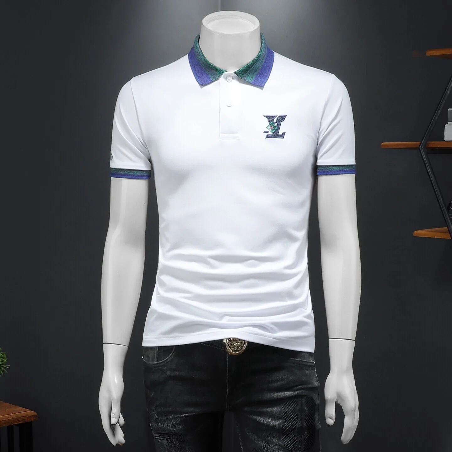 

Мужская модная рубашка с коротким рукавом, вышивкой и воротником-стойкой, из хлопково-полиэстеровой смеси, обеспечивающая ощущение прохлады.