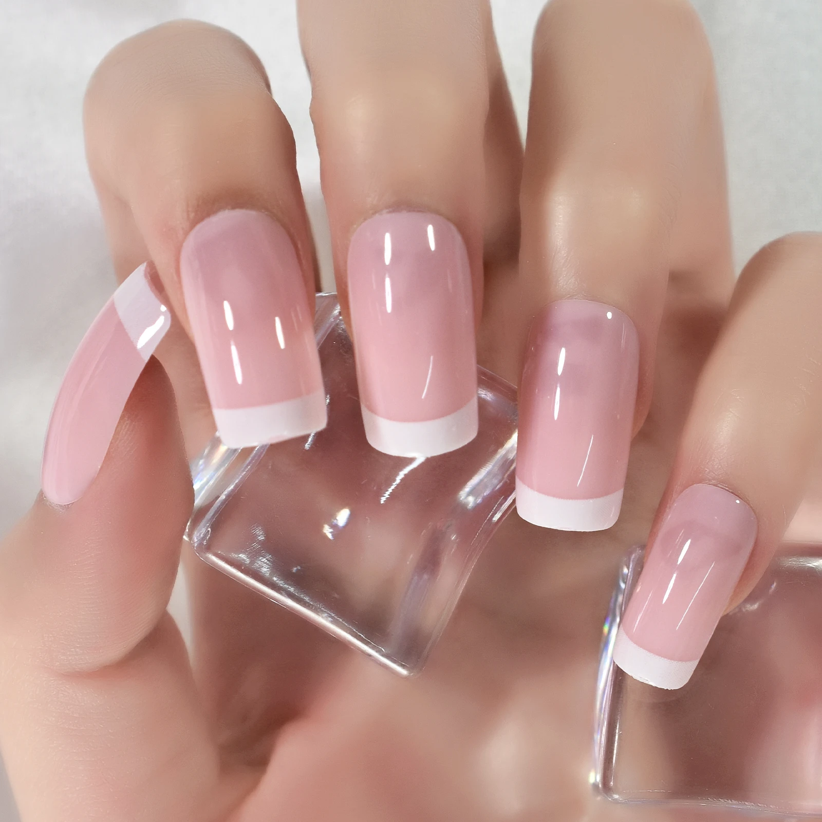 Unghie finte francesi bianche rosa puro Stampa lucida quadrata media su unghie finte Salon Manicure Gel UV riutilizzabile Suggerimenti per nail art fai da te