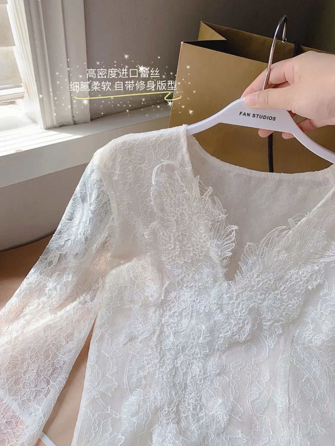 Seksowny, dekolt w szpic, przemysł ciężki, łączony koronkowy sweter damski, nowy temperament, wszechstronny top z długim rękawem