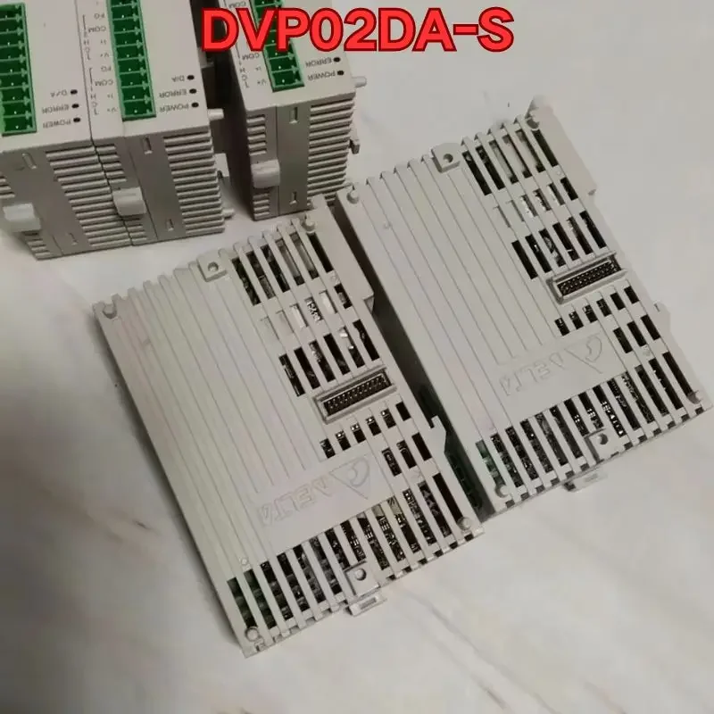 اختبار وظيفة وحدة PLC المستعملة DVP02DA-S عادي #4