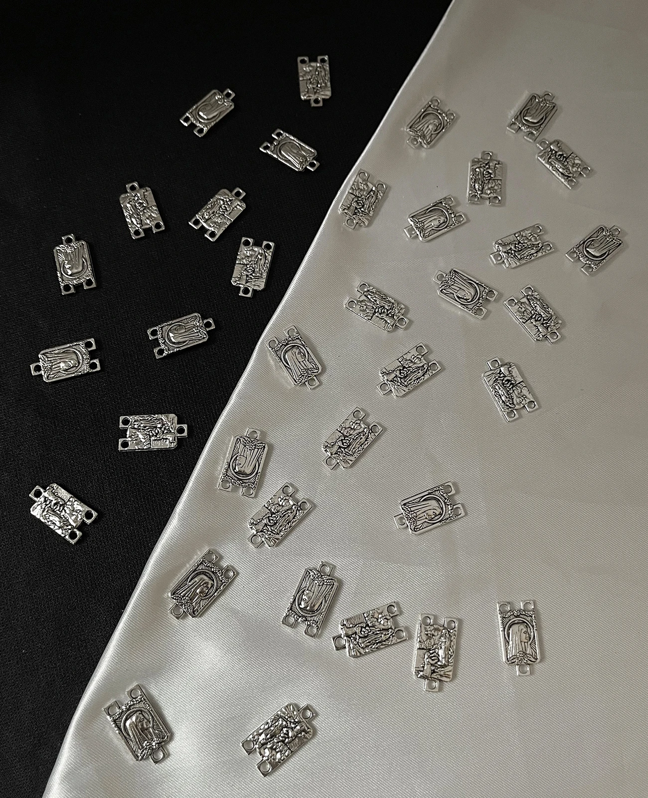 Cottvott 50Pcs Our Lady of Lourdes Mary Medal 3-Hole Square Connector Centerpiece for DIY Rosary Chaplet Religious Keepsake Part