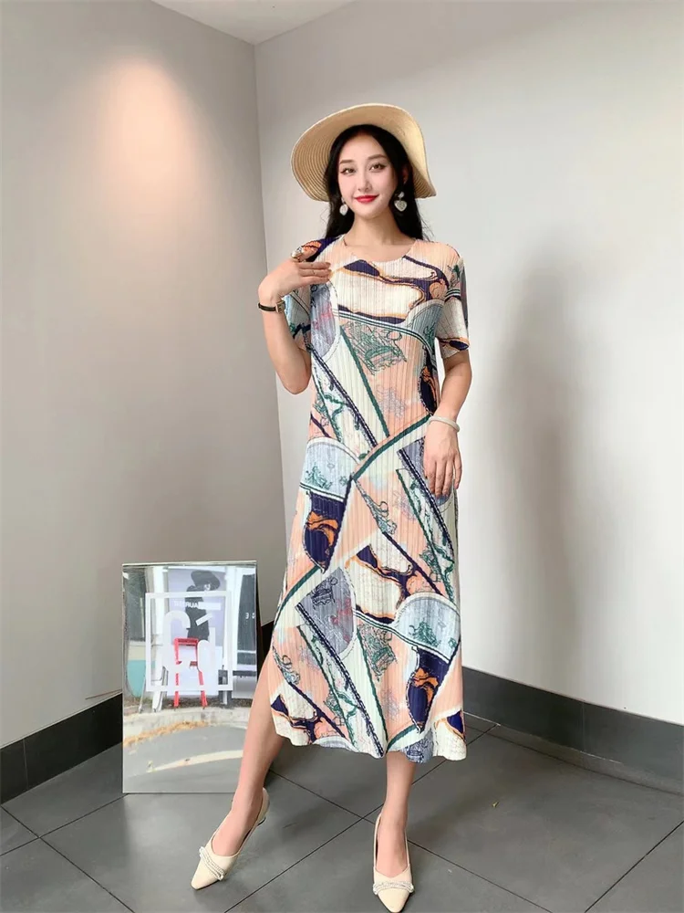 

Miyake Pleated Dress Women 2024 Summer New Loose Design Fashionable Printed Round Neck Short Sleeves Mid-length Elegant Dresses