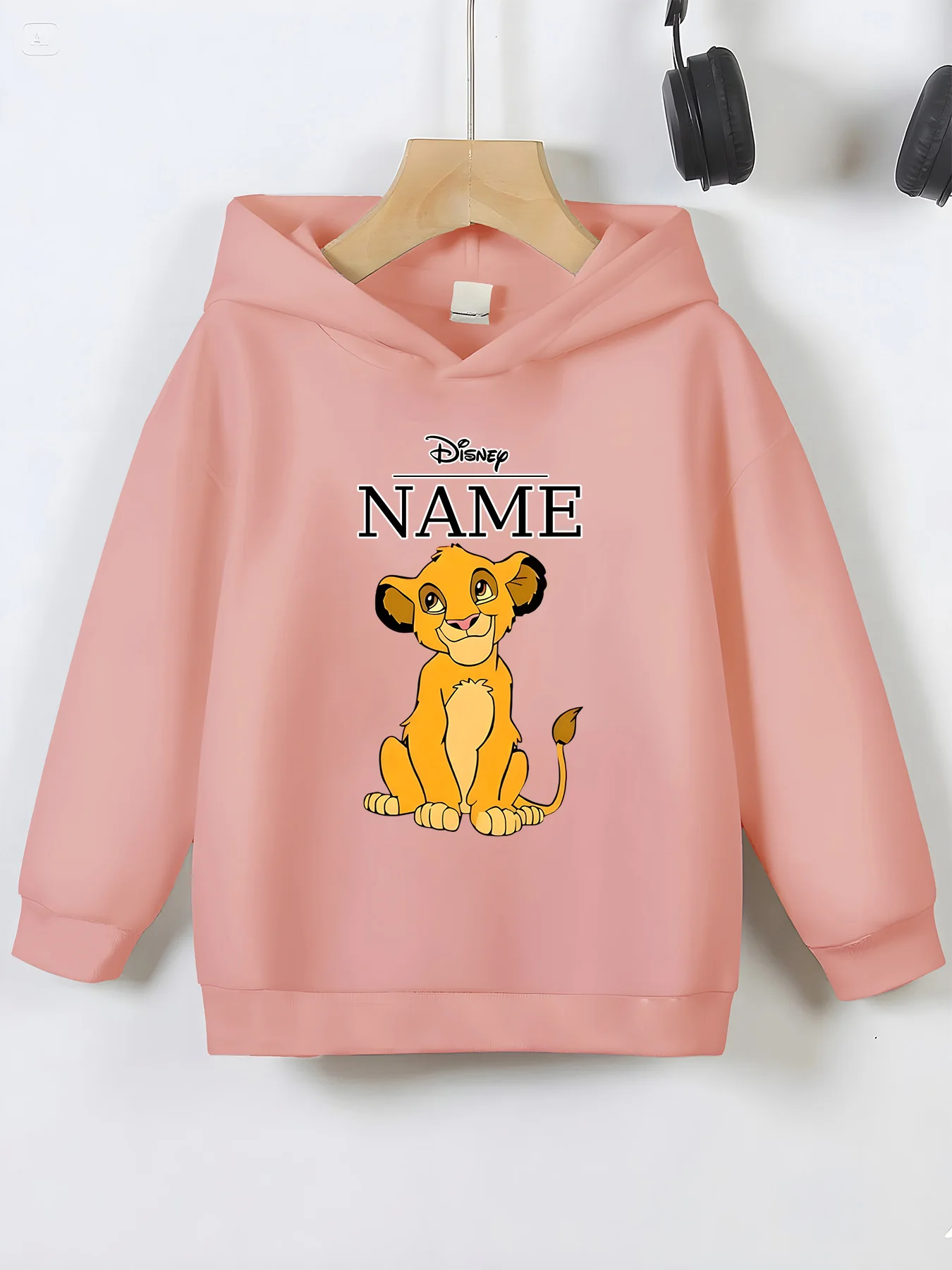 سترة MINISO Disney Stitch Name - طباعة مضحكة على شكل غرزة، حصريًا لمحبي الرسوم المتحركة، مثالية لنزهات نهاية الأسبوع وفصل الاجتماع